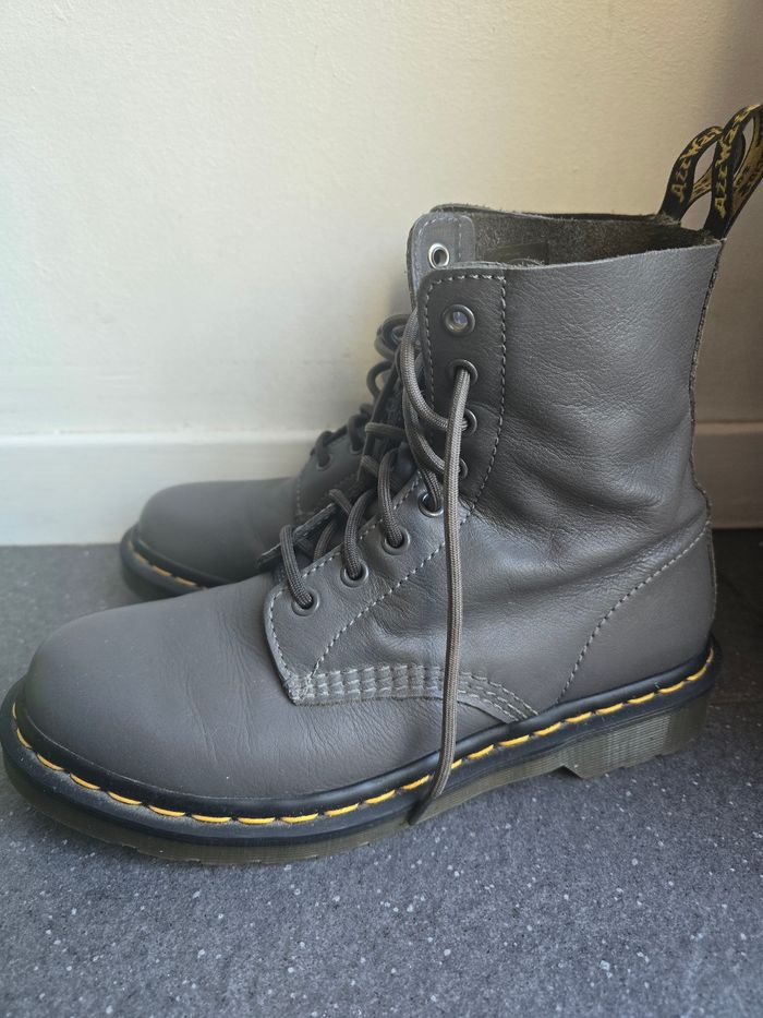 Dr. Martens grises - photo numéro 2