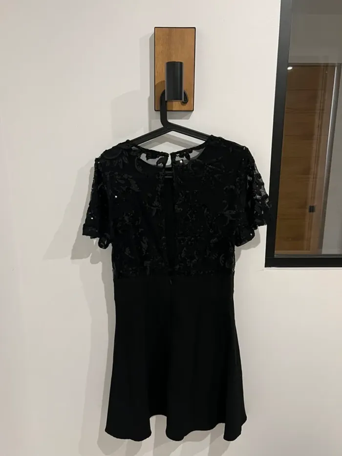 Robe noire à sequin - photo numéro 3