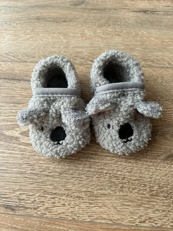 Paire de chaussons moumouté