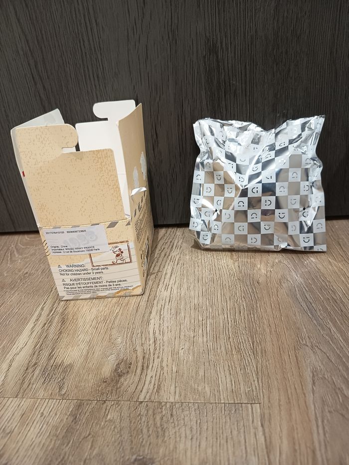 Figurine carte postale Disney Miniso - photo numéro 5