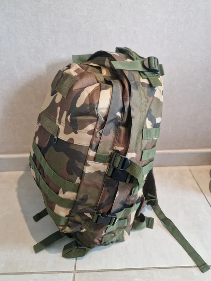 Sac à dos multipoches tactique camouflage 30-35L