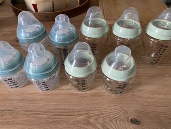 Vends 9 Biberons tommee tippee, servi un mois sans tétine