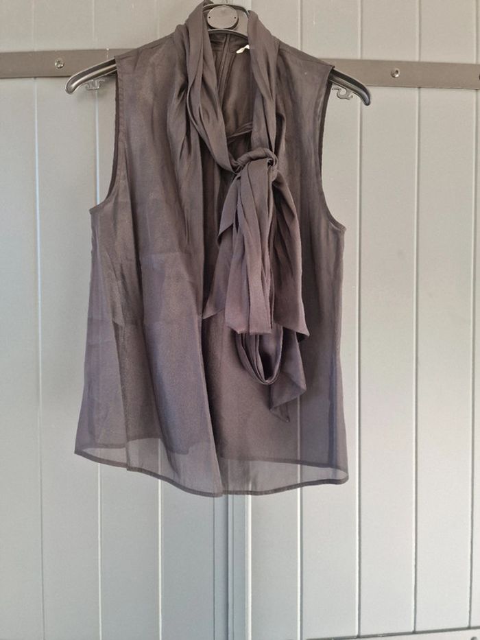 Debardeur noir tulle col lavallière