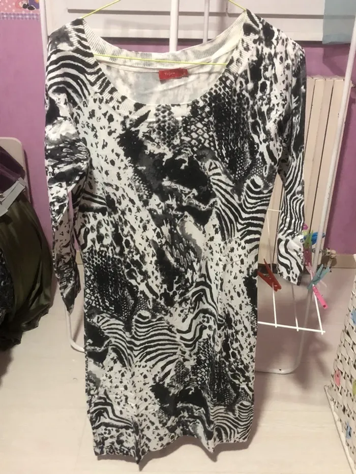 Robe Tissaia zébrée(noir), M / 38 / 10 - photo numéro 2