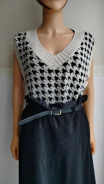 Pull sans manches pied de poule crème et noir T42/44 N*598