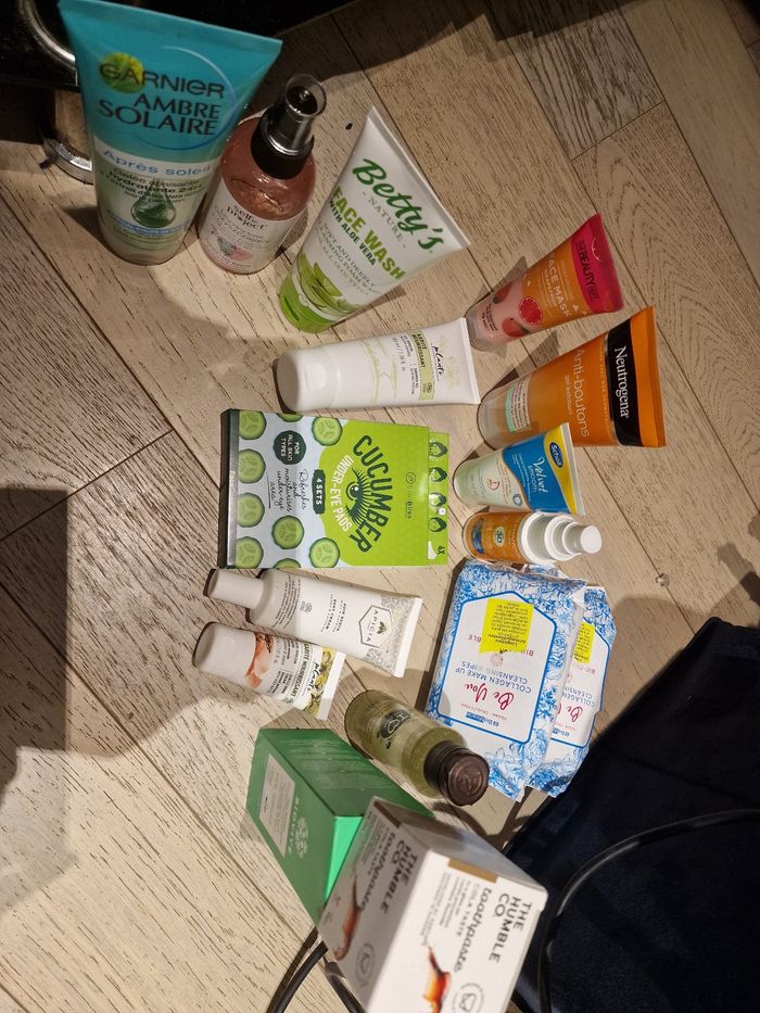 Vend lot de produits de soins - photo numéro 2