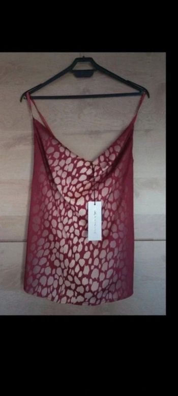 Superbe top épaules dénudées neuf col bénitier taille 38