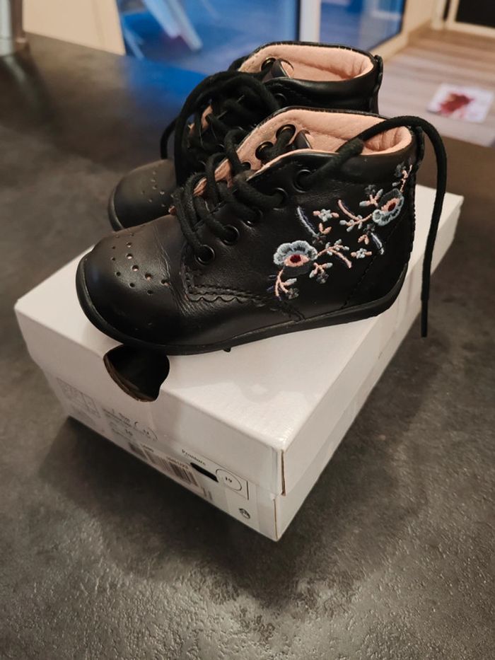 Chaussure bébé - photo numéro 2