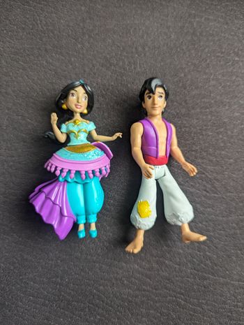Figurines jasmine et Aladdin royal clips