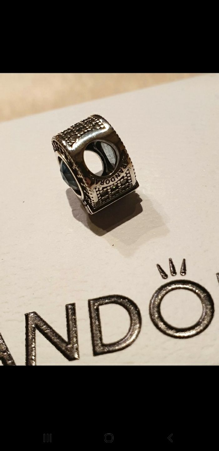 Charm Pandora Signature "O" couronné bleu scintillant - photo numéro 4