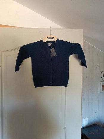 Gilet pat et ripaton bleu foncé neuf avec étiquette 12 mois fille