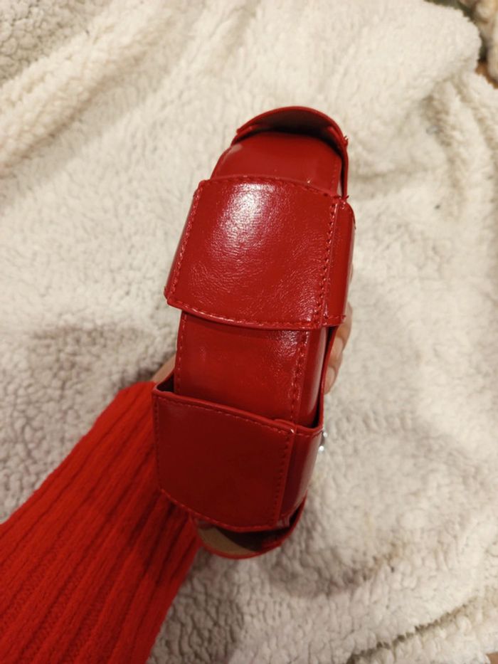 🔝 Petit sac a main rouge vernis Shein CGER. avec chaîne argentée - photo numéro 5
