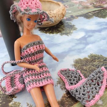 Vêtements pour Barbie 2 €