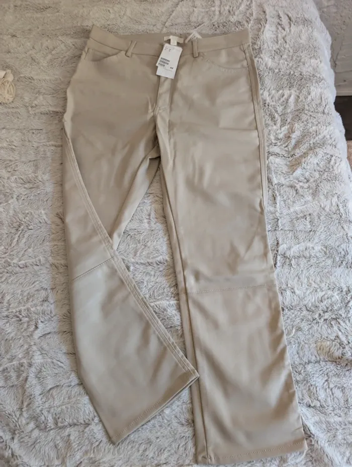 Pantalon droit. H&M . Taille 44 neuf
