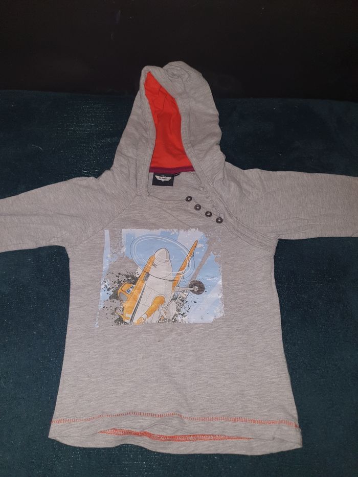 Manche longue à capuche planes