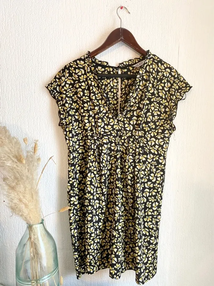 Robe Zara taille L 40 fleurie babydoll