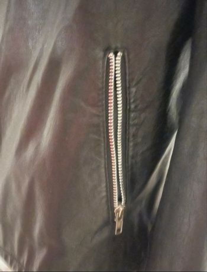 Blouson en cuir noir – Style biker, excellent état ! - photo numéro 5