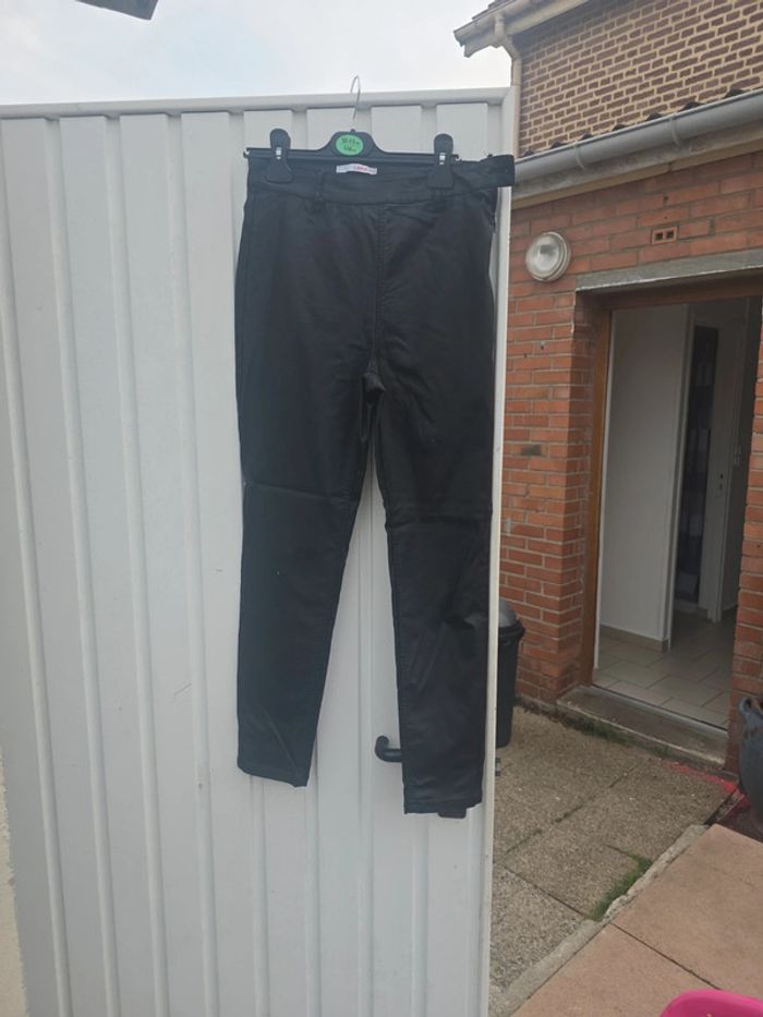Pantalon effet huilé