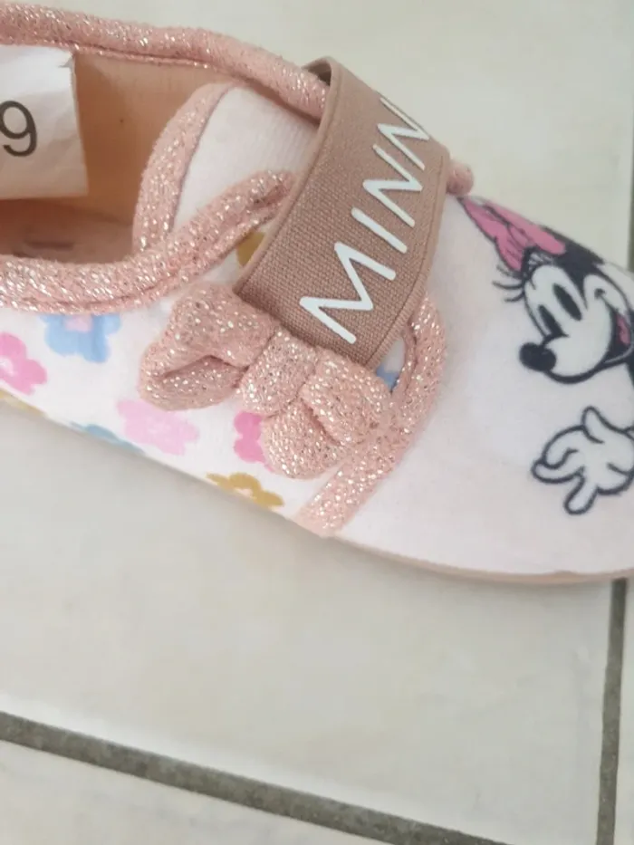 Chaussons Disney minnie 29 - neufs - photo numéro 4