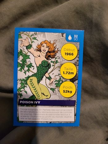 Carte Héros DC Auchan 2022 n° 32 /90 Poison Ivy
