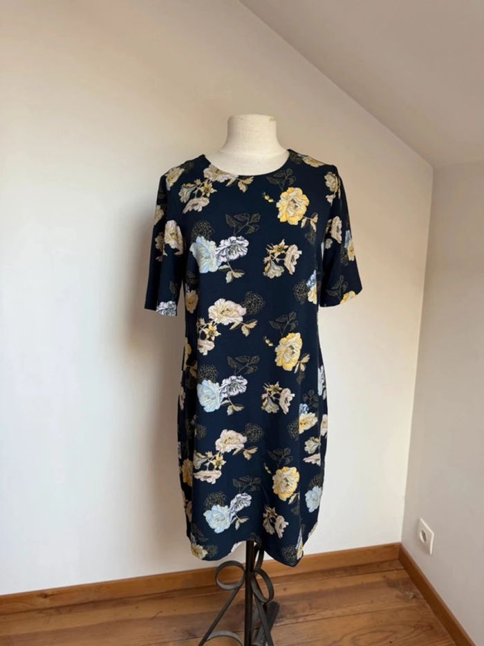 Superbe robe fleurie fluide 🌸 42