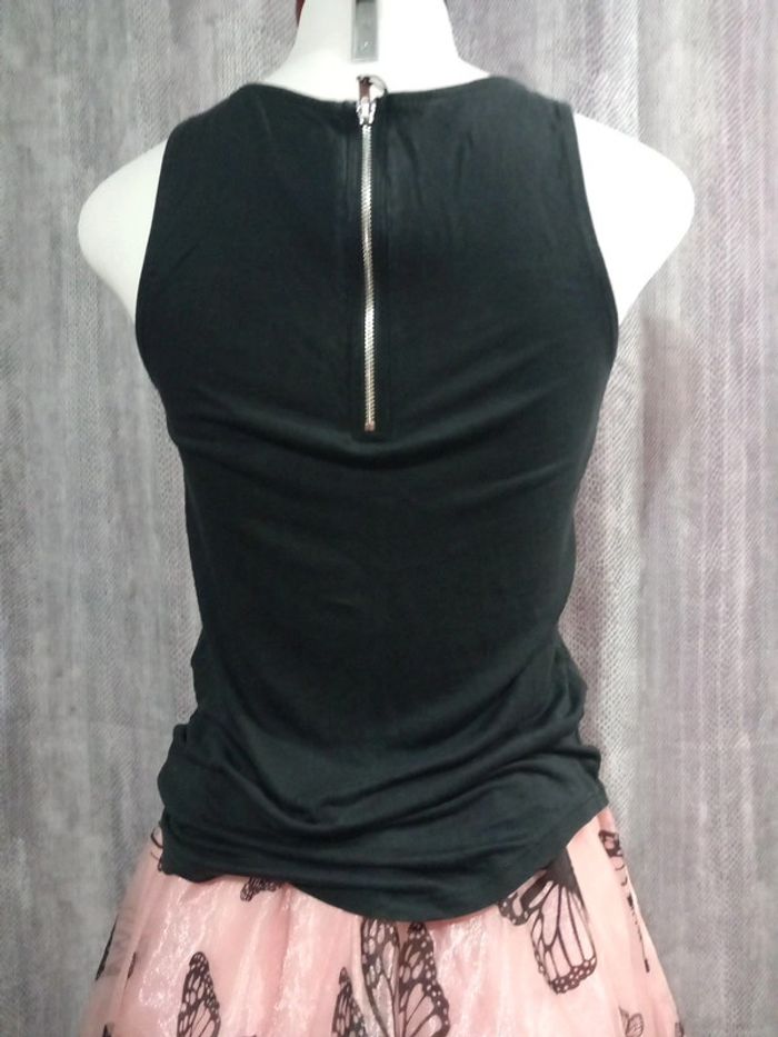 Tee-shirts débardeurs - photo numéro 2