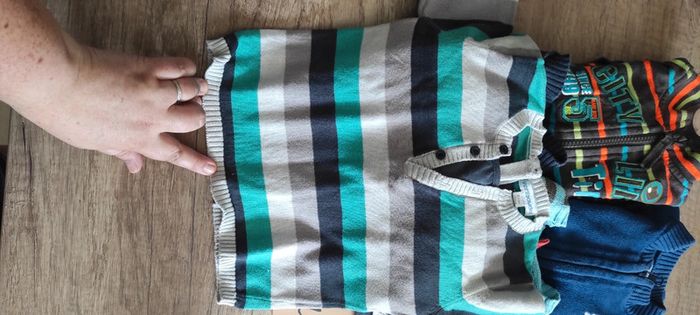 Lot de 5 pulls / gilets - photo numéro 2