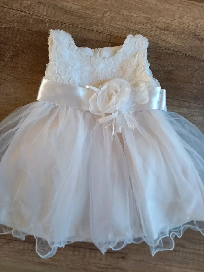 Robe blanche cérémonie 3 Mois - photo numéro 2