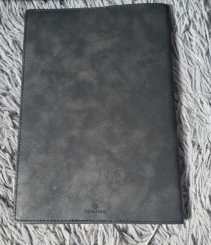 Protège cahier noir à fleurs style cuir - photo numéro 4