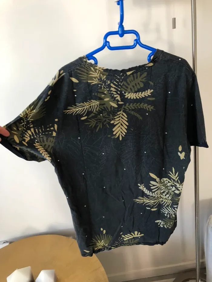 T-shirt marine motif feuilles - photo numéro 2