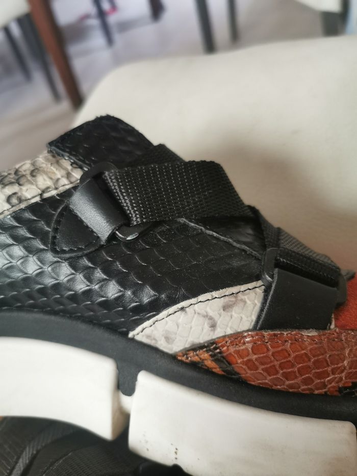 Belles sneakers cuir et cuir retourné p 41 originales - photo numéro 9
