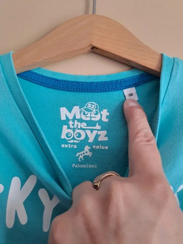 Débardeur garçon turquoise palomino 6 ans 1 micro tâche qu'on ne voit pas - photo numéro 3