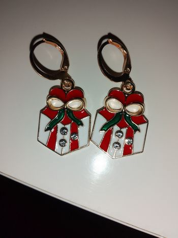 Boucles d'oreilles neuve cadeaux