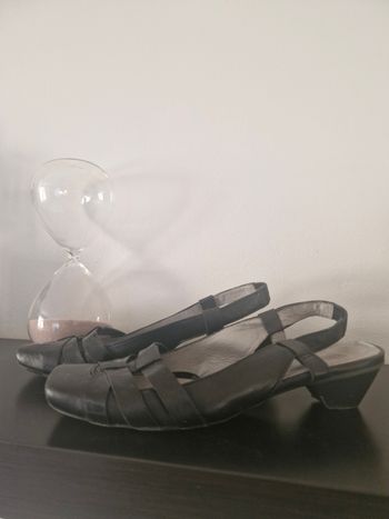 Sandales petit talon noire