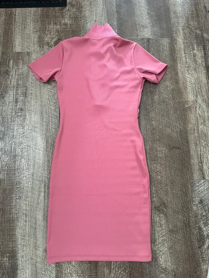 Robe mini Bershka (neuf, rose), XS / 34/6 - photo numéro 2