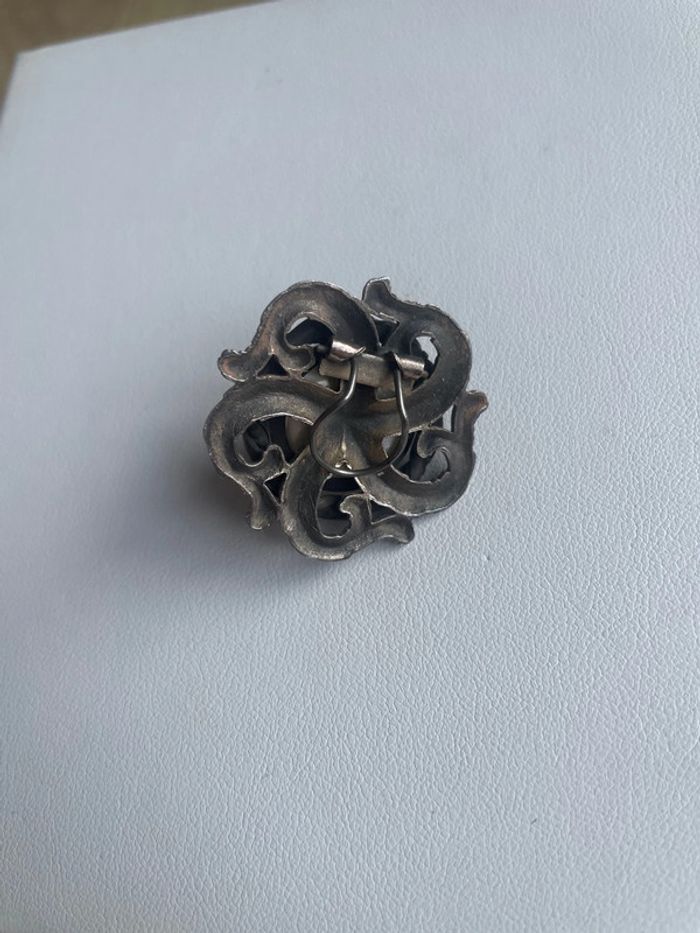 Broche ancienne perle argentée - photo numéro 4