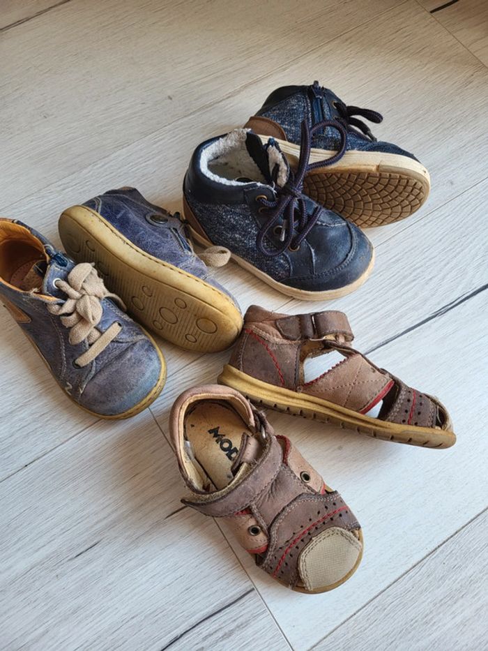 Lot de 3 paires de chaussures garçon p.22