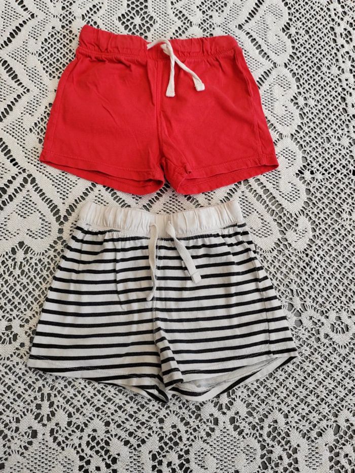 💙Lot 2 shorts 24 mois Kiabi
