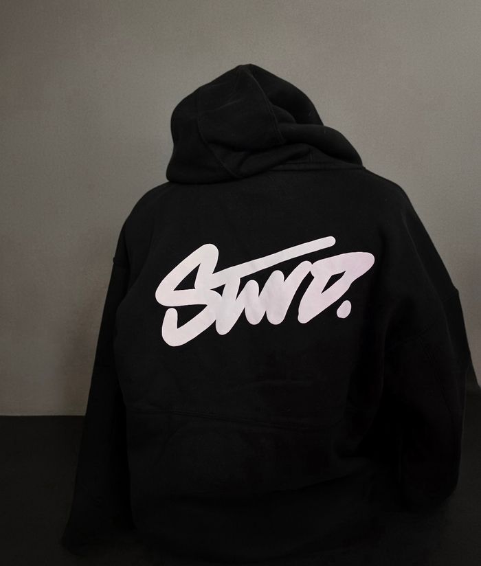 Sweat noir pull & bear - photo numéro 2