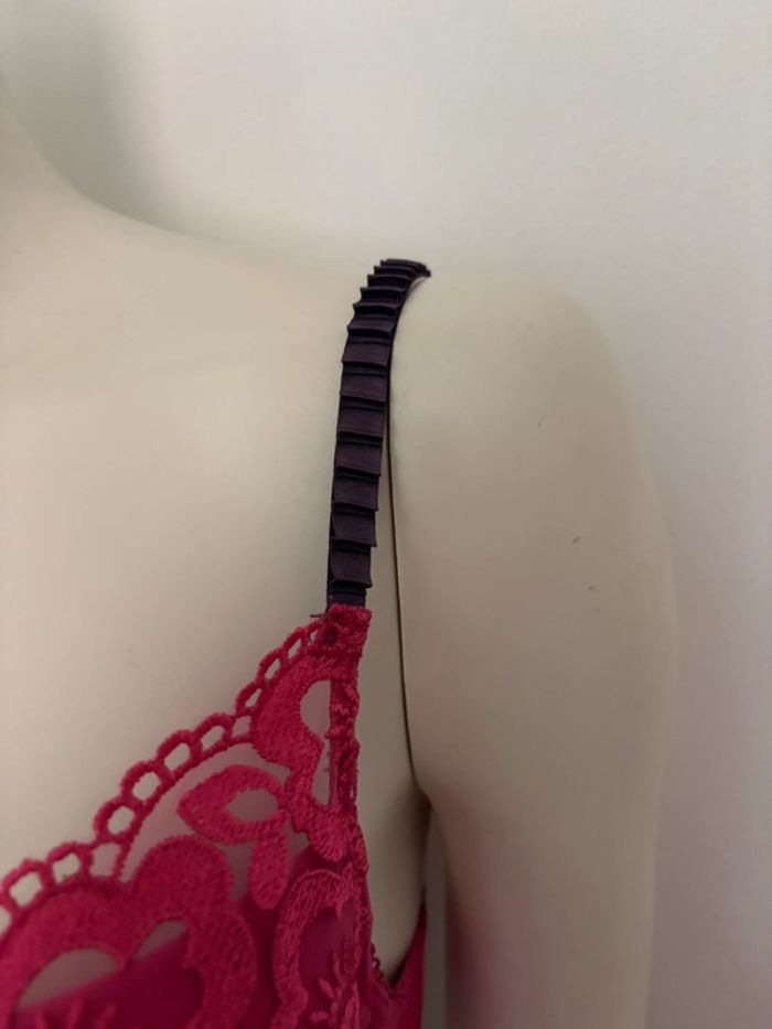 🌺Soutien-gorge à coque rose foncé avec dentelle Taille EU 80B/FR 95B🌺 - photo numéro 4