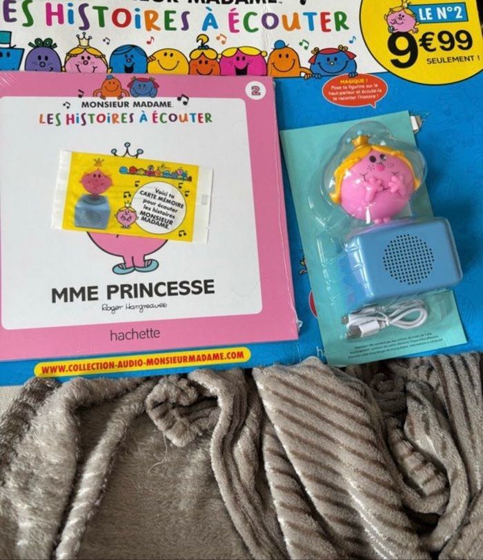 Figurine + livre + carte sd monsieur madame les histoires à Écouter Hachette