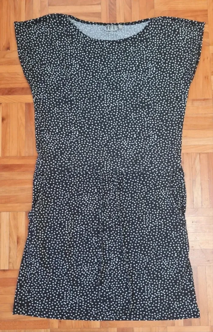 Robe YFT indiqué TS plutôt L - photo numéro 6