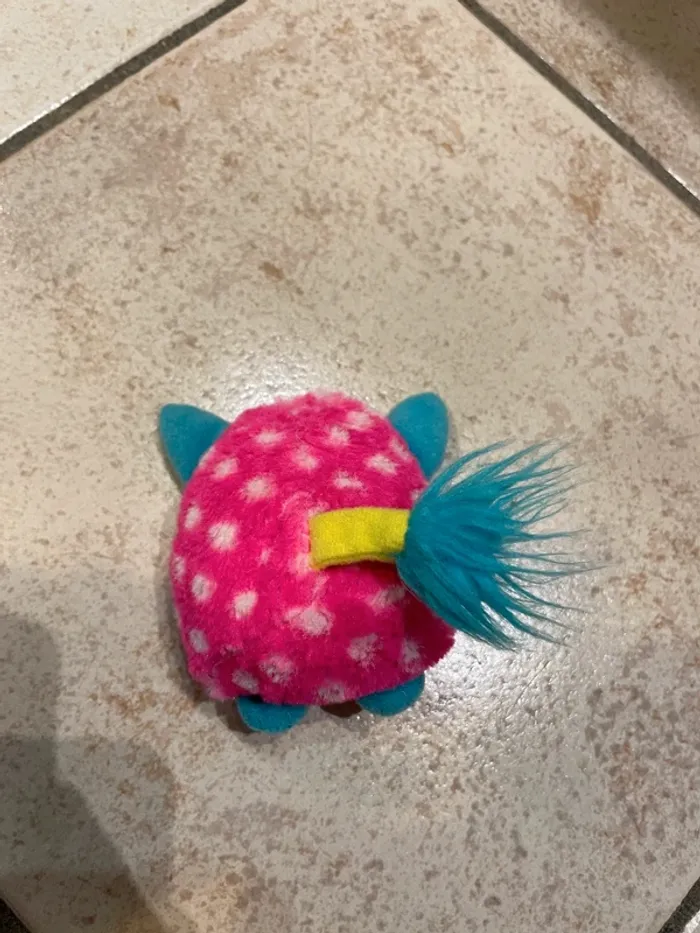 Petite peluche Furby rose McDonald's - photo numéro 3