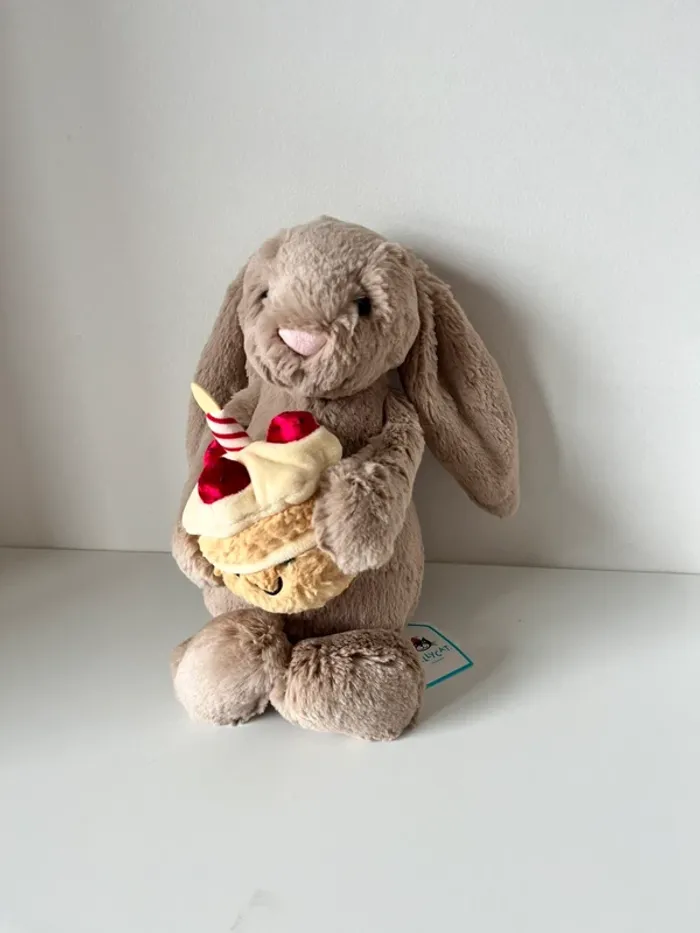 Medium bashful birthday bunny beige Jellycat - photo numéro 2
