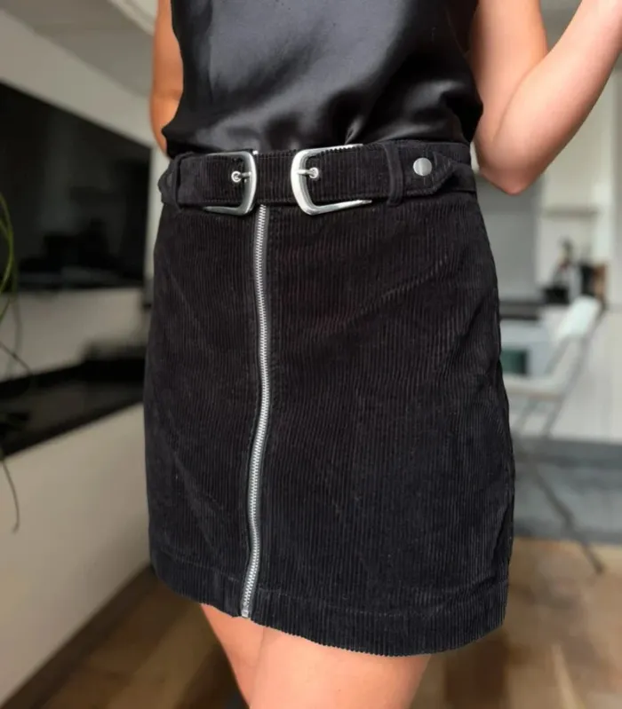 Mini jupe noire style cowboy en velours côtelé Topshop Taille 36 - photo numéro 2