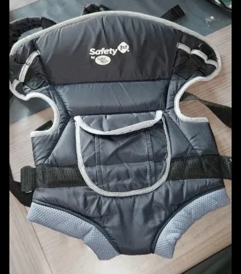 Porte bébé Safety 1st by Baby Relax. Excellent état. Taille 0+ de la naissance à 9kg
