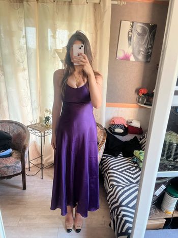Robe longue moulante violette satin Bridgerton