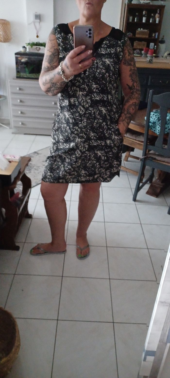 Très jolie robe femme T 48 - photo numéro 3