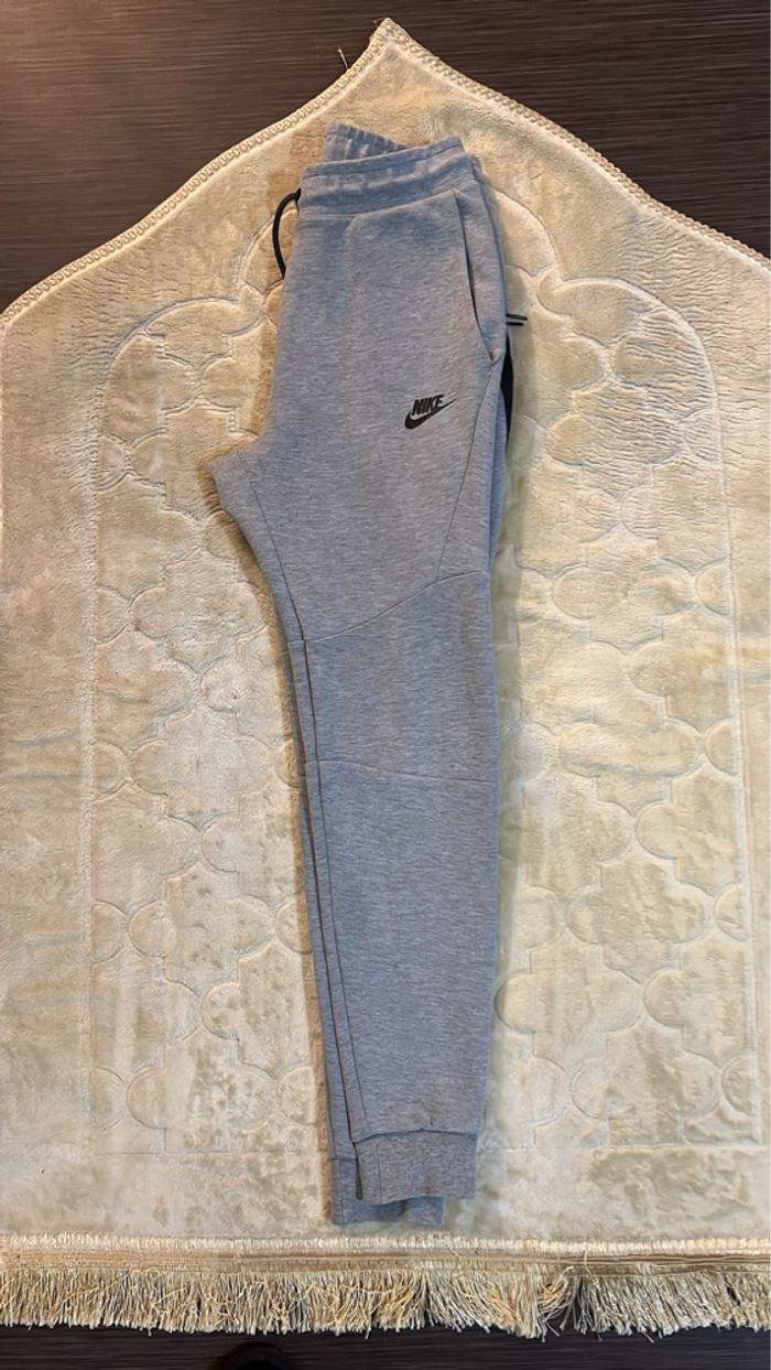 Jogging Nike taille XS - photo numéro 1