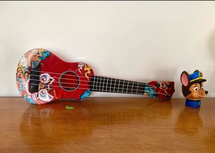 Guitare pour enfants – Rouge  avec motifs – Neuve - photo numéro 2